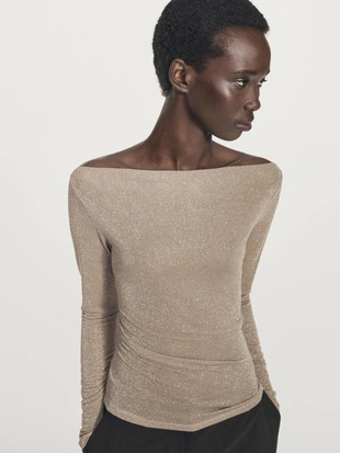 Футболка с лодочкой и металлическим блеском- Заказать в России