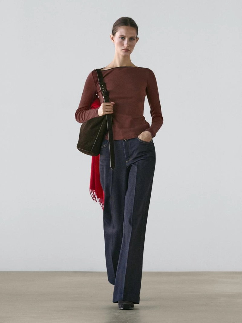 Топ с деталями контрастного цвета