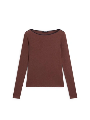 Топ с деталями контрастного цвета- Заказать в России