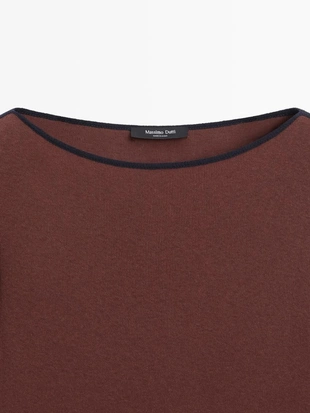 Топ с деталями контрастного цвета- Заказать в России