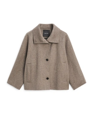 Пальто из шерсти средней длины с высоким воротником- Заказать в России