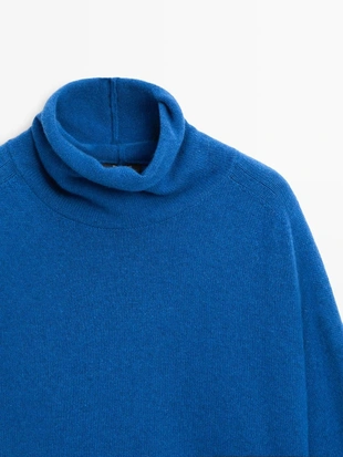 Свитер из шерстяной смеси с высоким воротником- Заказать в России