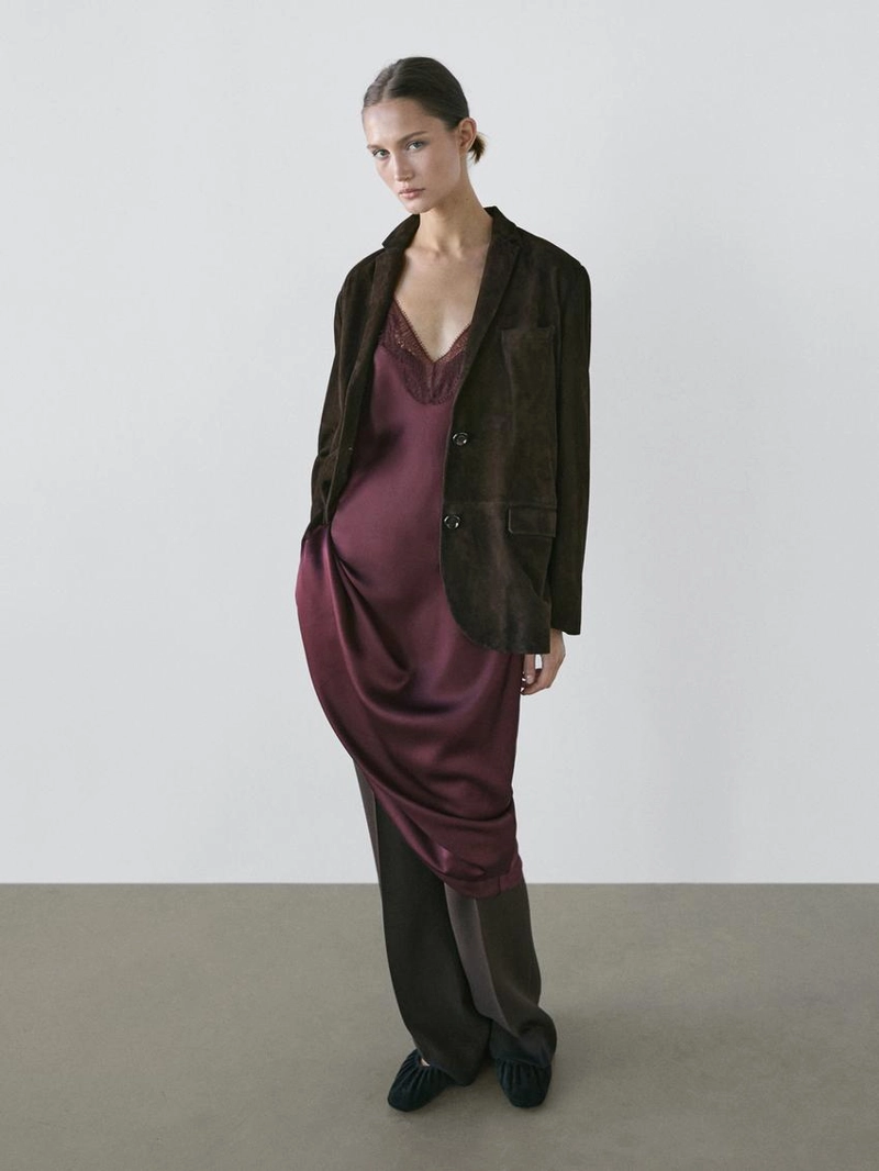 Платье-миди с кружевами