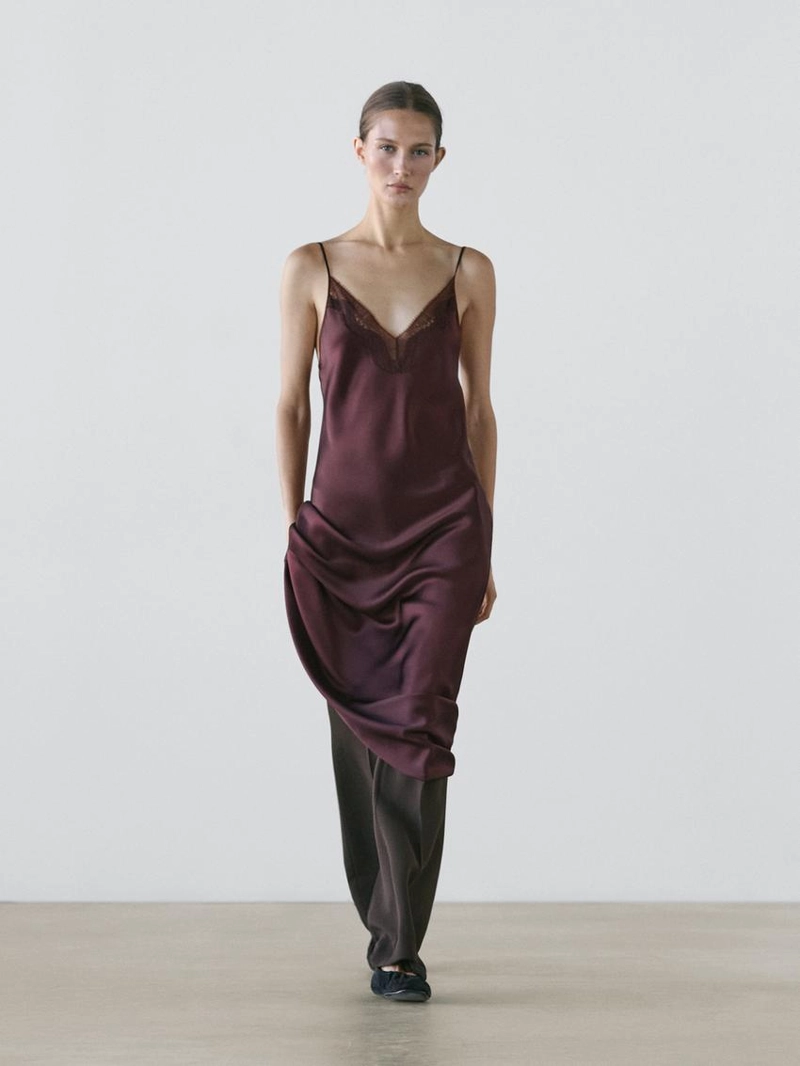 Платье-миди с кружевами