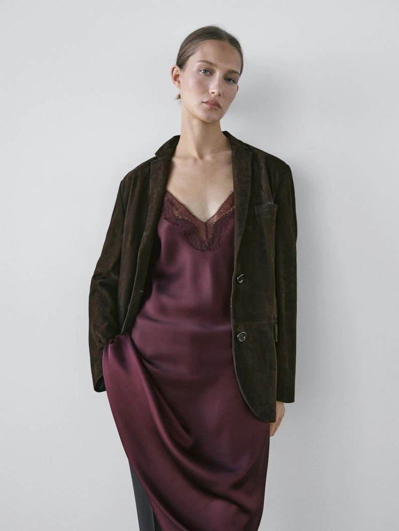 Платье-миди с кружевами