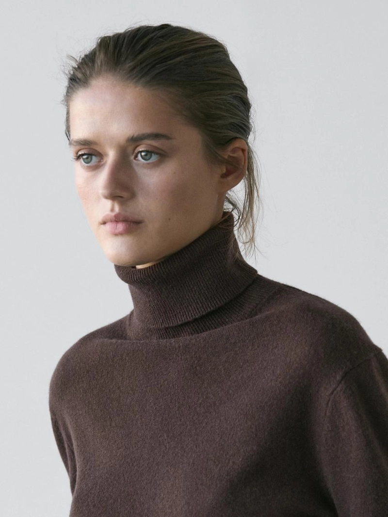 Водолазка из шерсти с высоким воротником