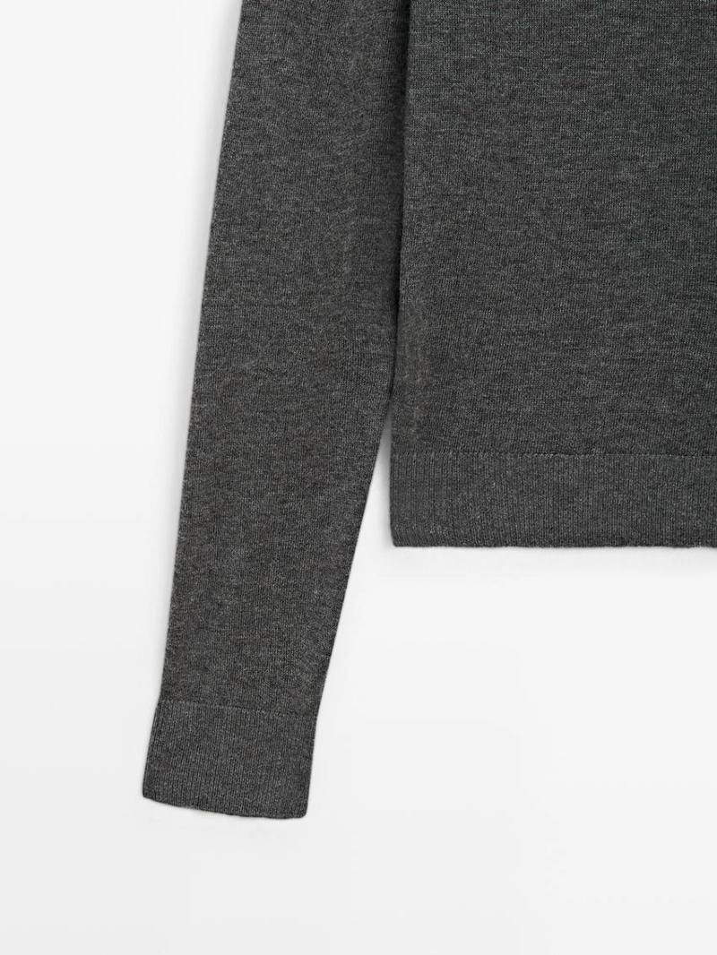 Свитер с высоким воротником из шерстяной смеси