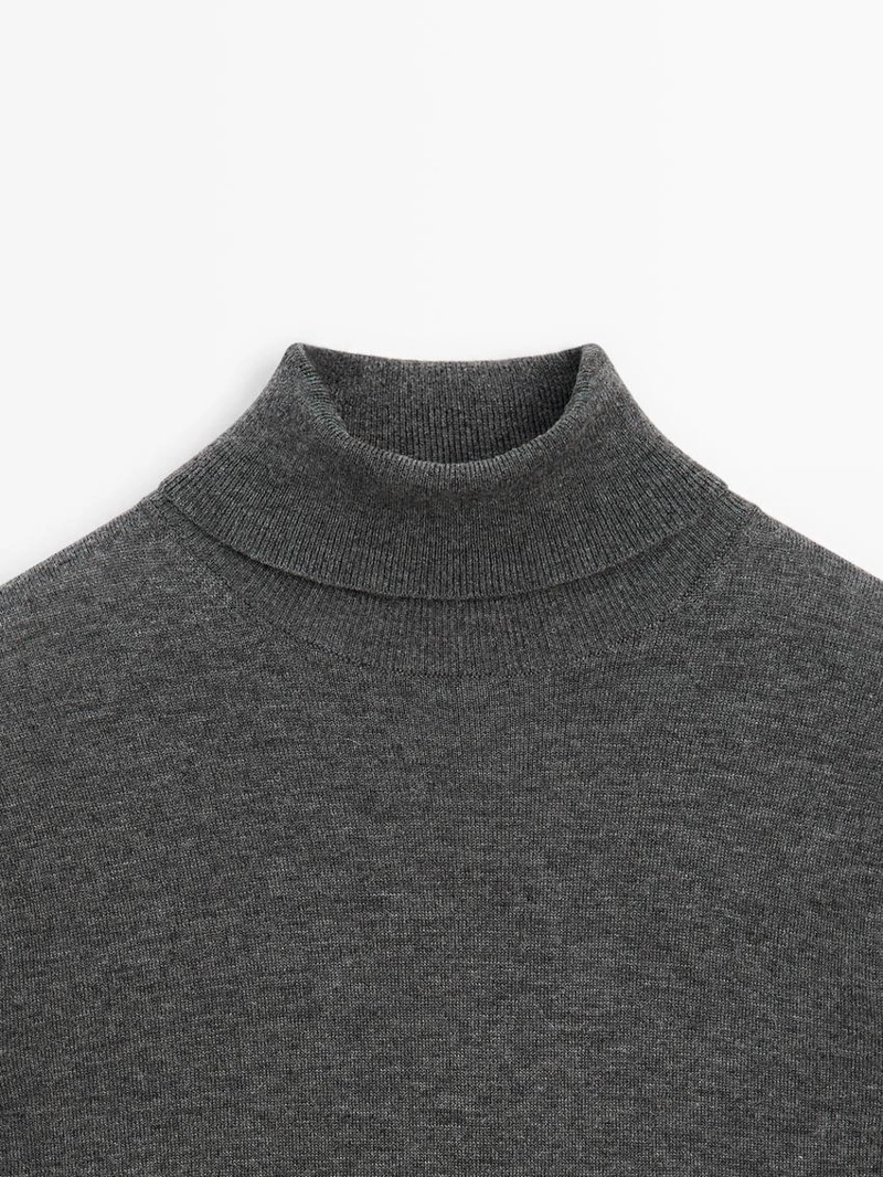 Свитер с высоким воротником из шерстяной смеси