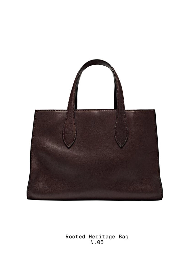 Средняя сумка из натуральной кожи с символикой md icon