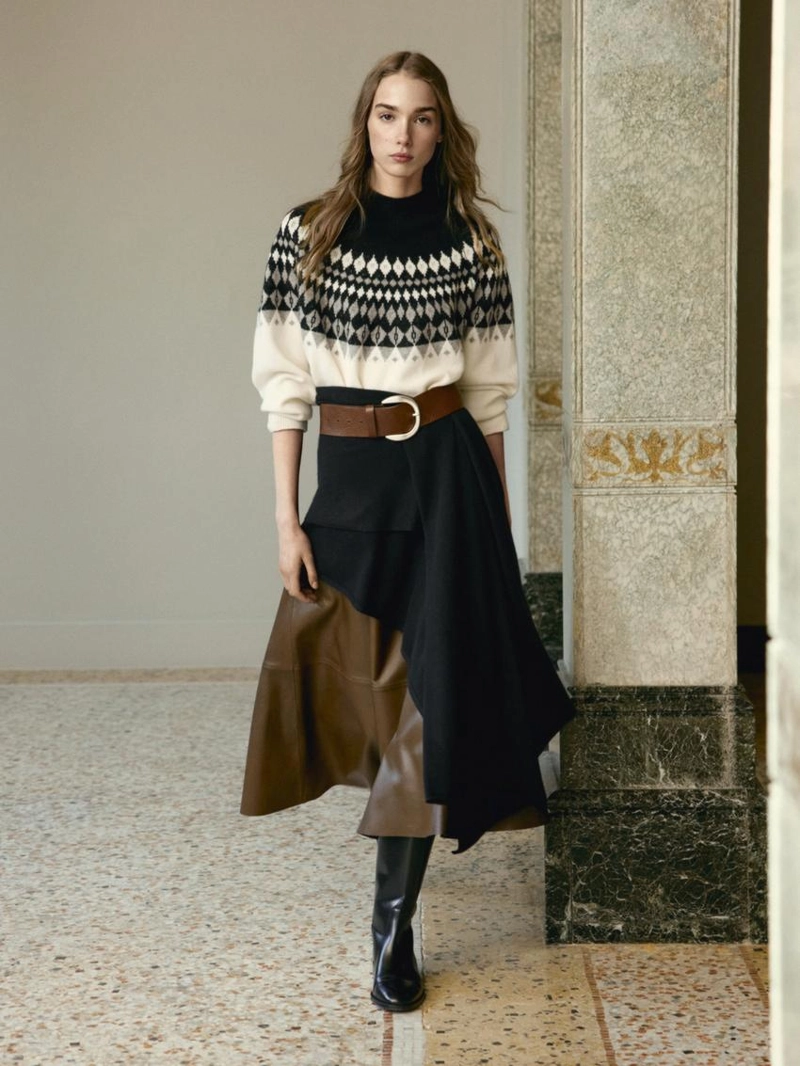 Миди-юбка из натуральной кожи с швами