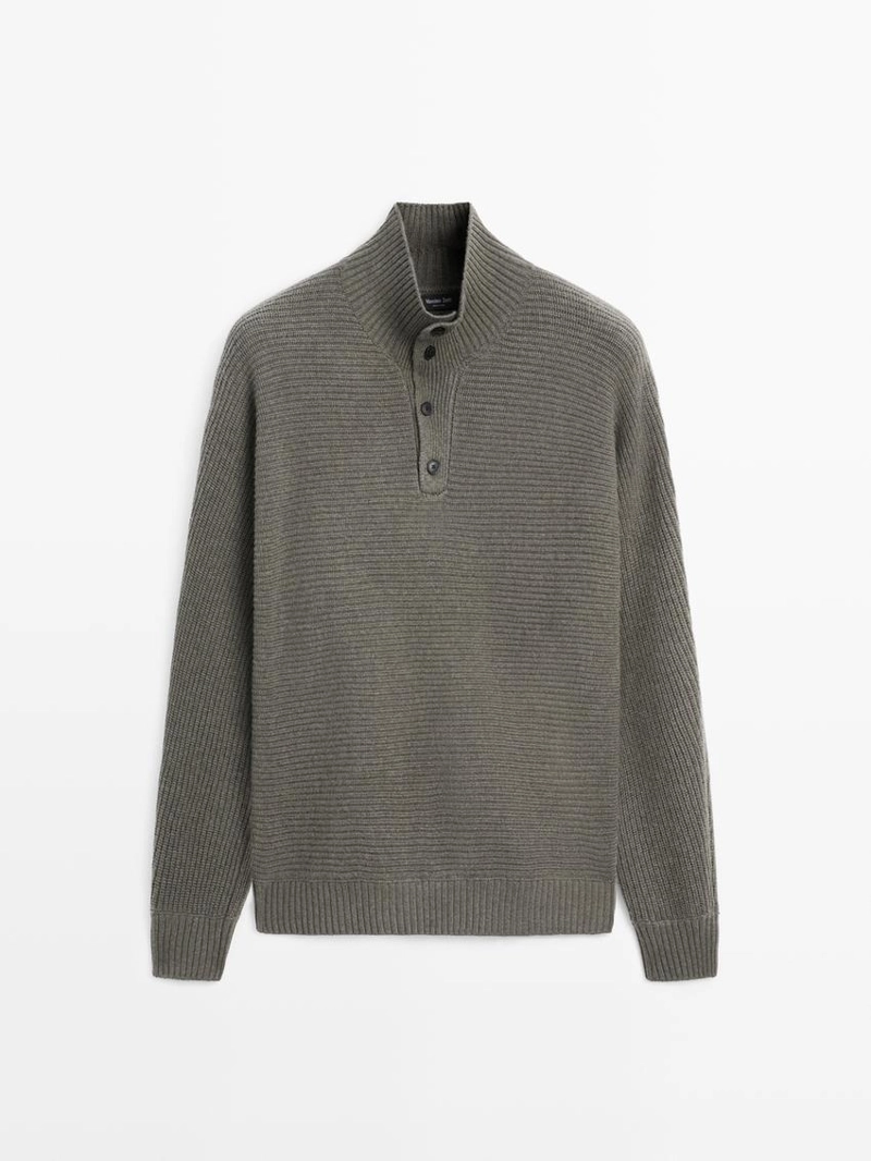 Вязанный свитер с макетным воротником на пуговицах