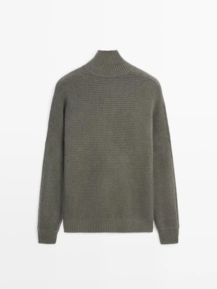 Вязанный свитер с макетным воротником на пуговицах- Заказать в России