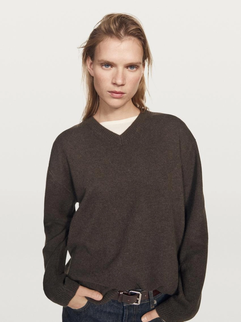 Свитер с v-образным вырезом и объемными рукавами из вязаного кашемирового микса