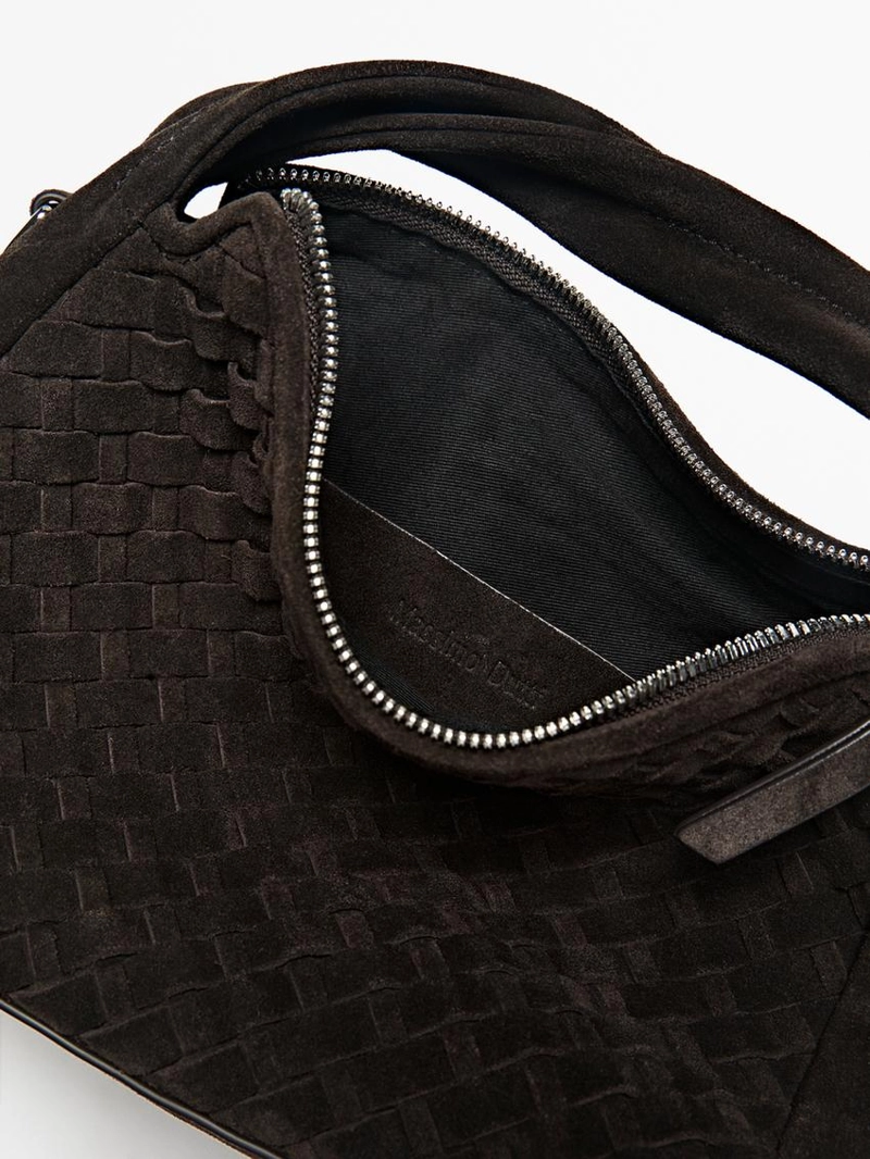 Маленькая плетеная сумка из разделанной кожи