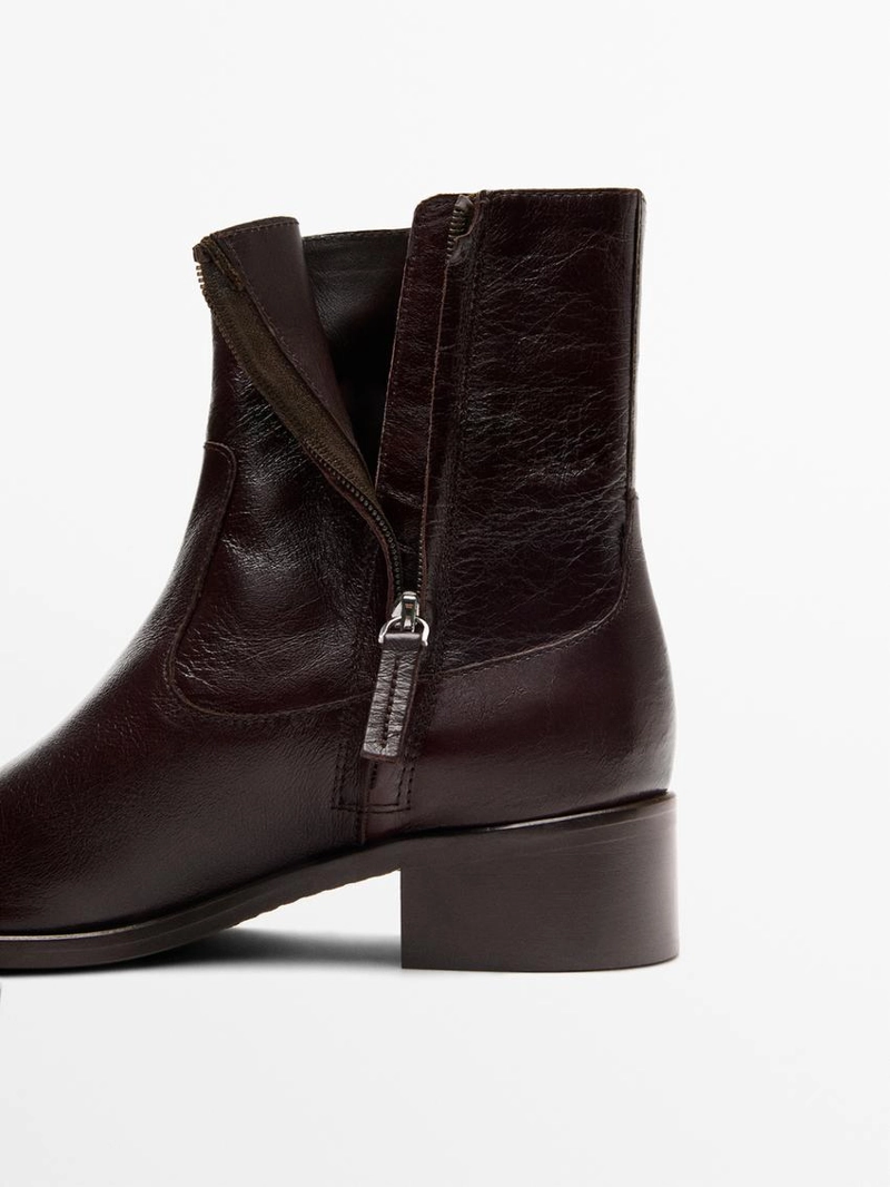 Полусапоги на плоской подошве из треснувшей кожи