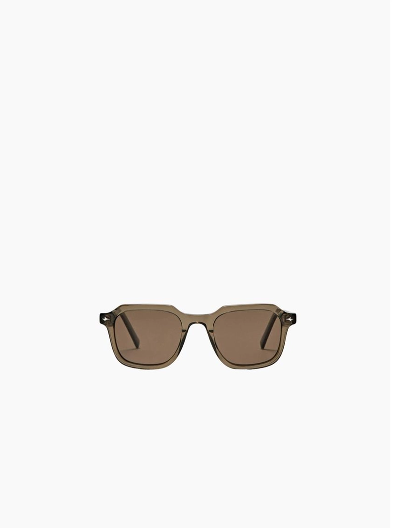 Солнечные очки квадратной формы