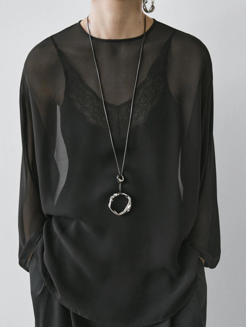 Плавный прозрачный плащ - studio