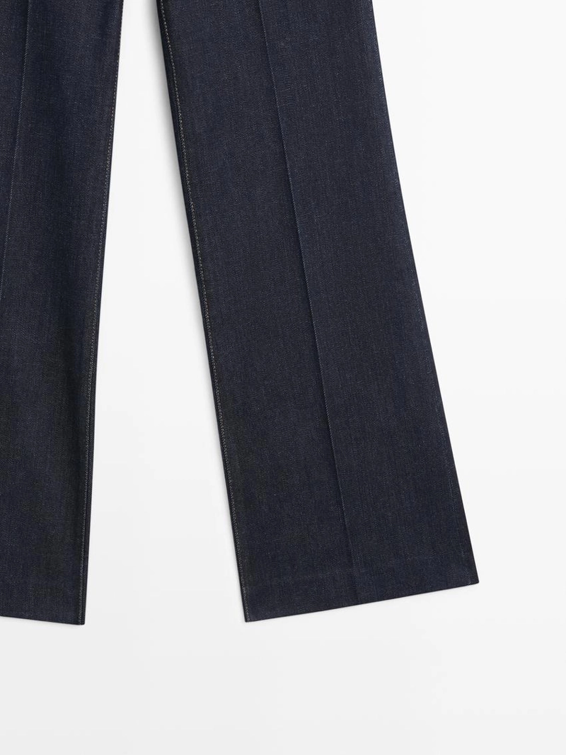 Джинсы с высокой посадкой и расклешенным кроем