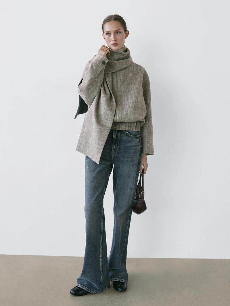 Куртка-бомбер с шарфом в меланжевом стиле