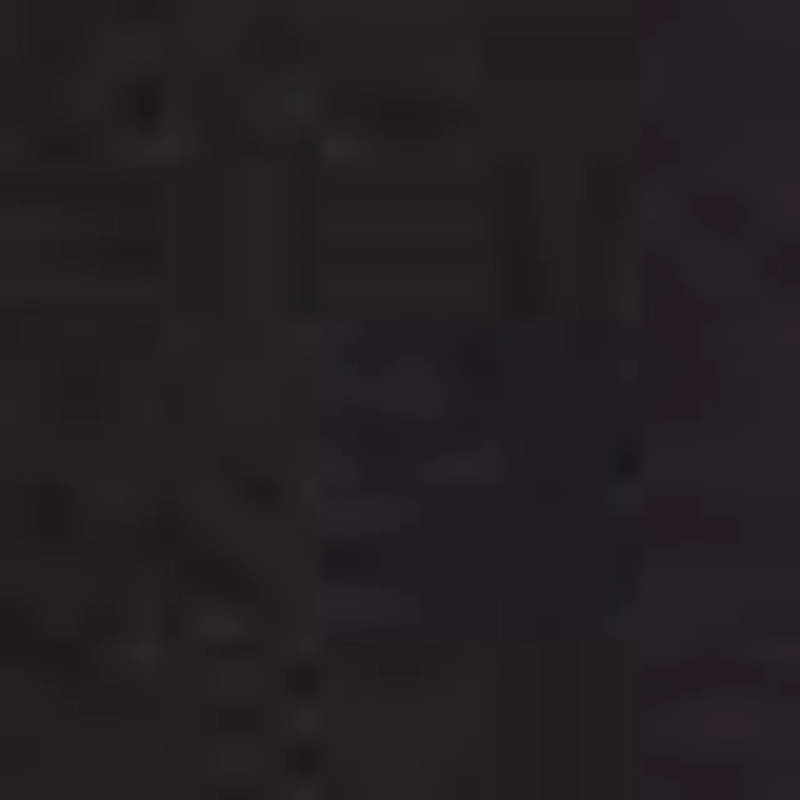 Топ с воротником-воронкой и деталями броши