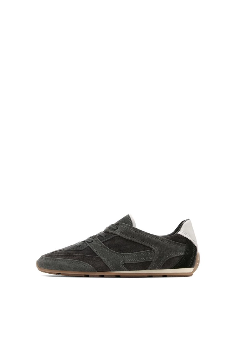 Кроссовки из кожи с контрастными вставками