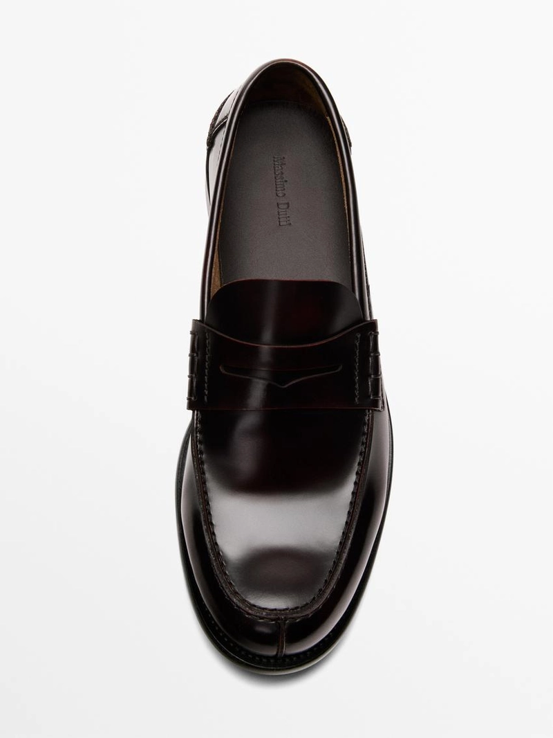 Лоферы из кожи с деталью монеты