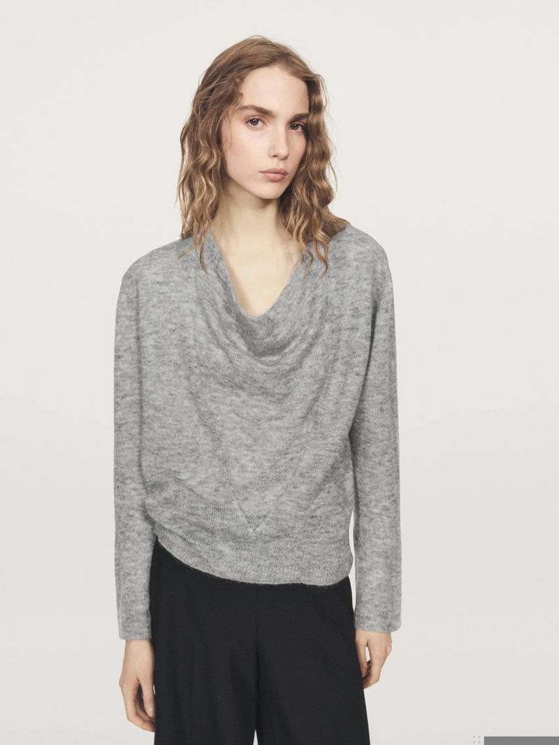 Джемпер из вязаного полотна с воротником-хомутом