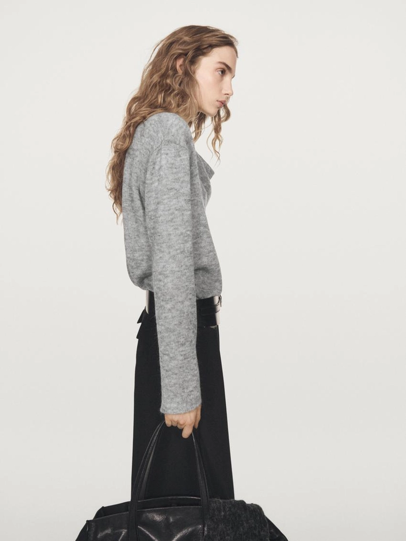 Джемпер из вязаного полотна с воротником-хомутом