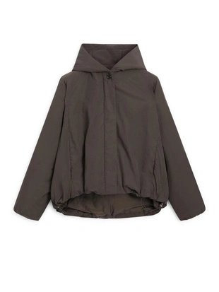 Утепленная куртка-бомбер с капюшоном и водоотталкивающим эффектом- Заказать в России