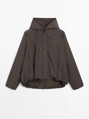 Утепленная куртка-бомбер с капюшоном и водоотталкивающим эффектом- Заказать в России