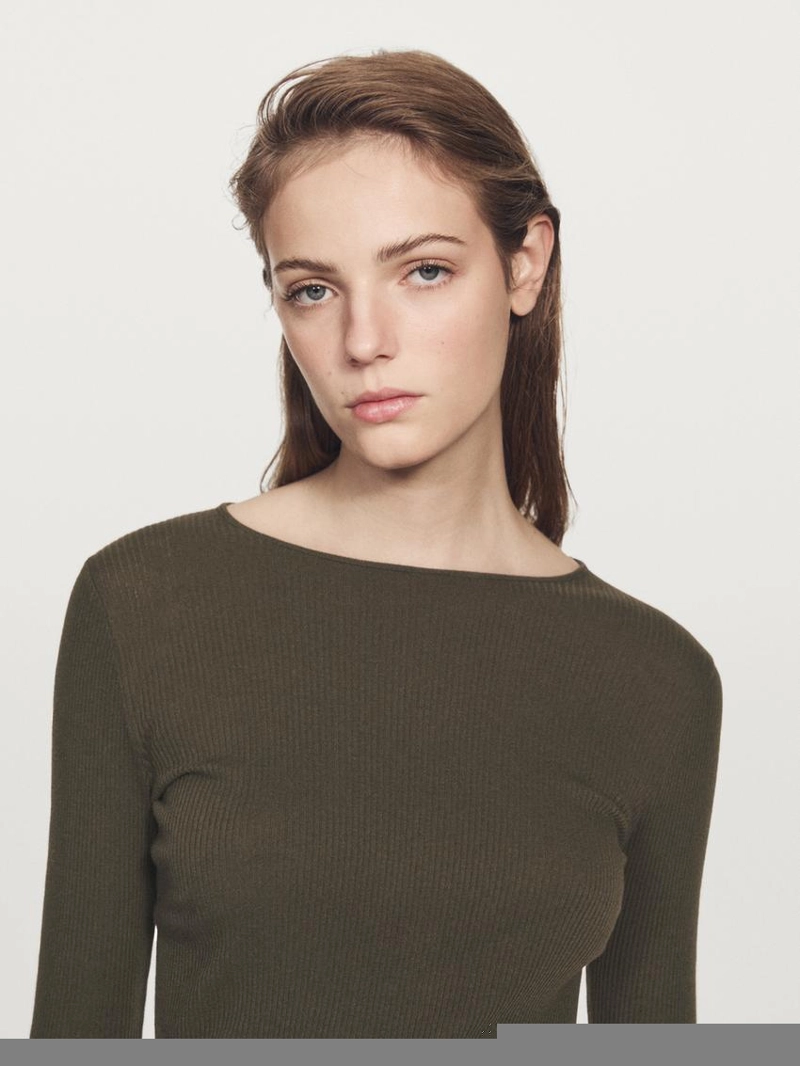 Футболка с длинным рукавом и ребристыми деталями