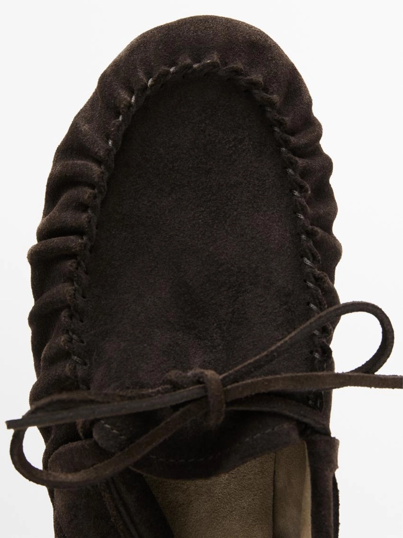 Туфли из разделанной кожи с объемным бантом