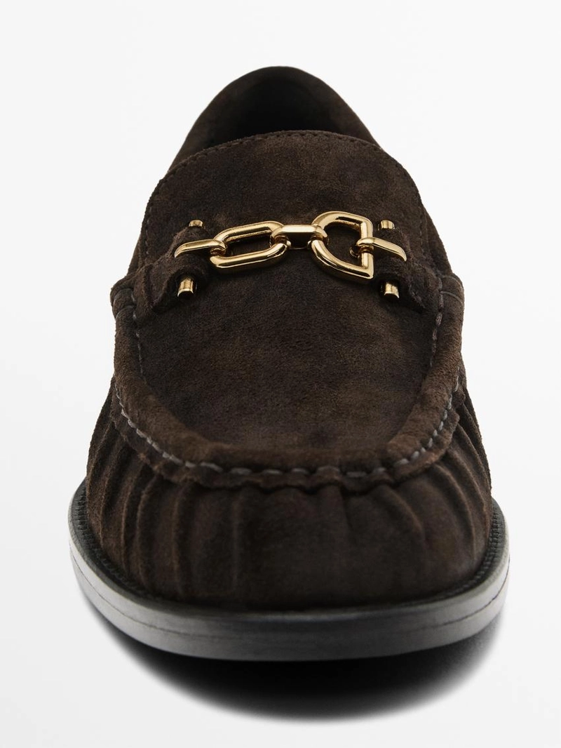 Лоферы из замши с металлическим аппликей