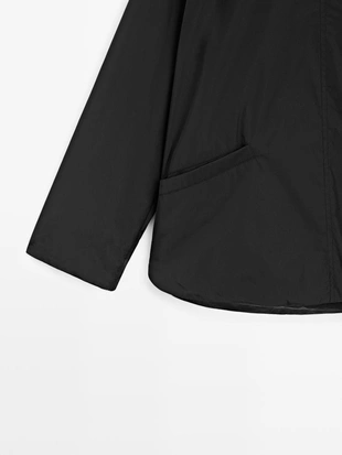 Короткая стеганая парка с деталями воротника- Заказать в России