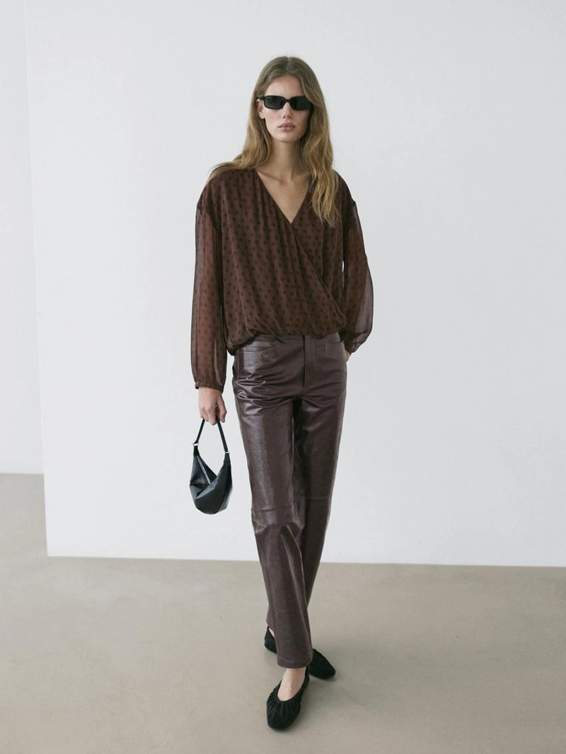 Блуза с запахом в горошек