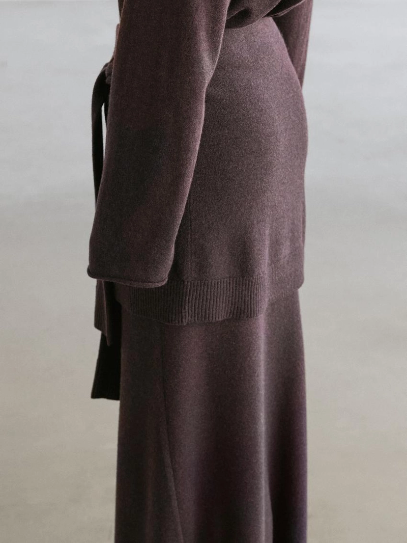 Юбка из трикотажа с деталями на завязках на рукавах