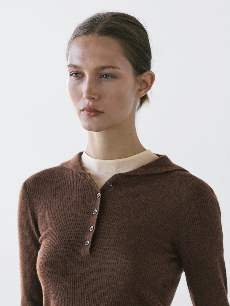 Поло-свитер с воротником из меланжевого трикотажа