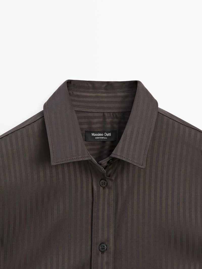 Рубашка с полосками и свободным покроем