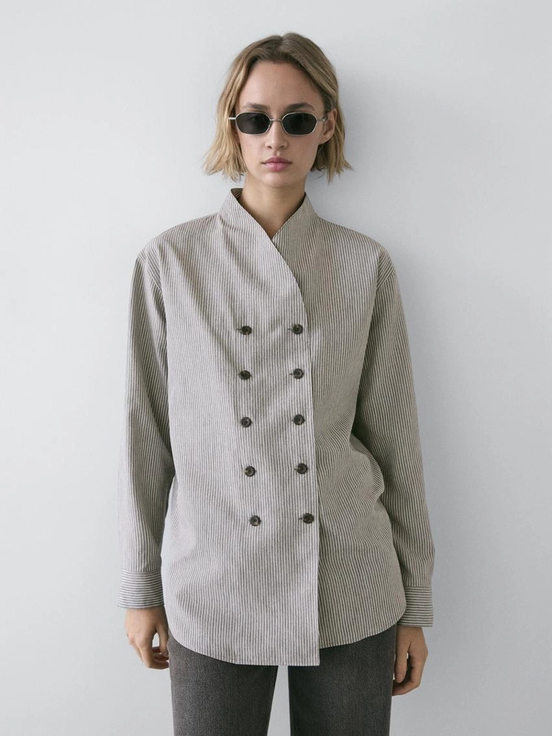 Рубашка в полоску со свободным покроем и деталями на пуговицах