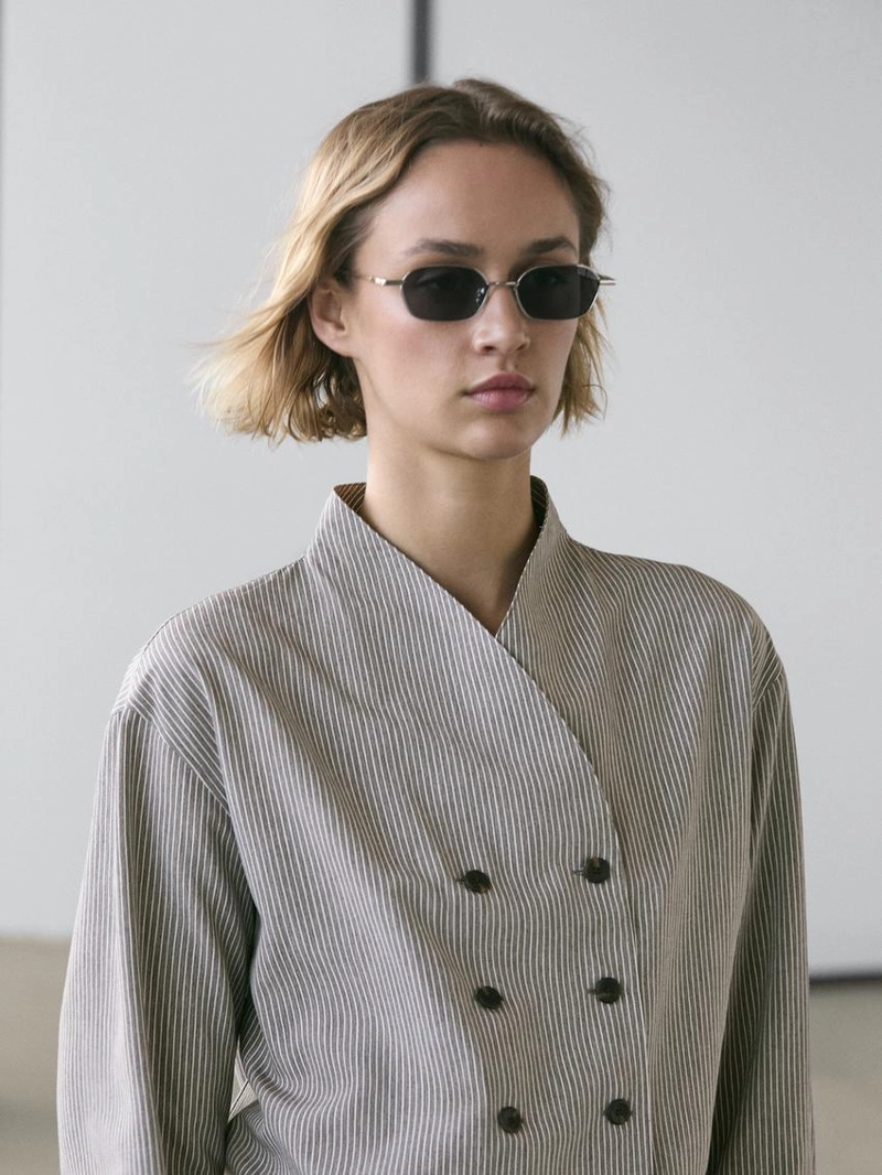 Рубашка в полоску со свободным покроем и деталями на пуговицах