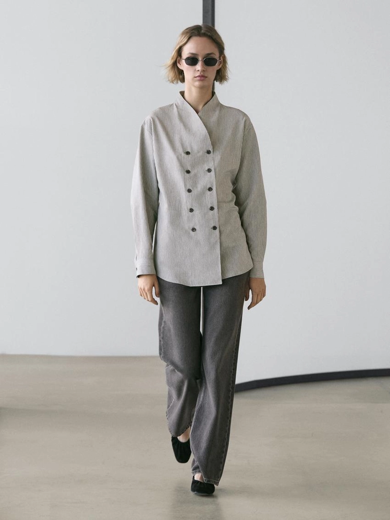 Рубашка в полоску со свободным покроем и деталями на пуговицах