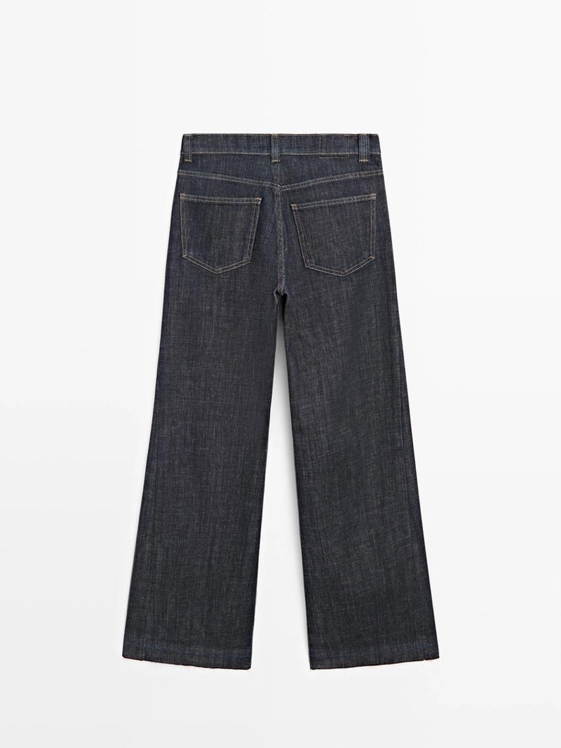 Джинсы с высокой талией и расширенными брючинами