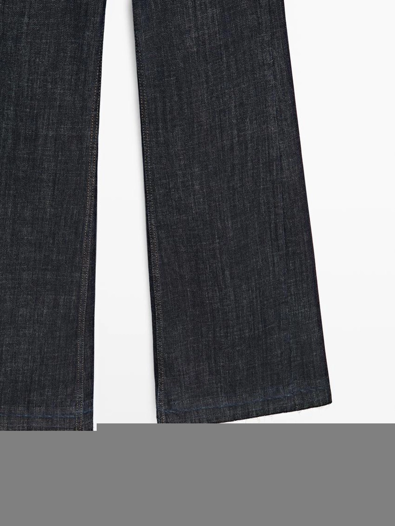 Джинсы с высокой талией и расширенными брючинами