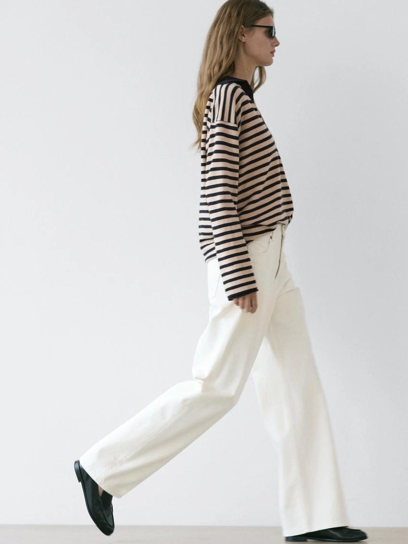 Водолазка с полосатым v-образным вырезом из вязаного полотна