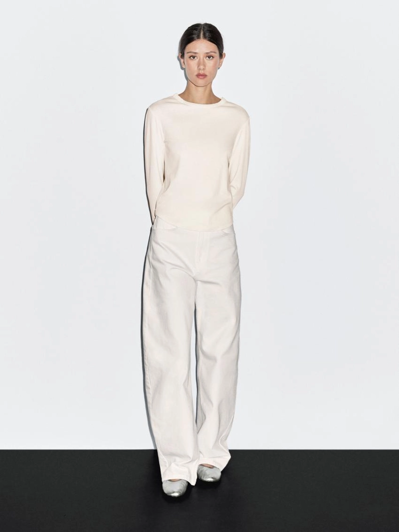 Футболка с длинным рукавом и закругленным подолом