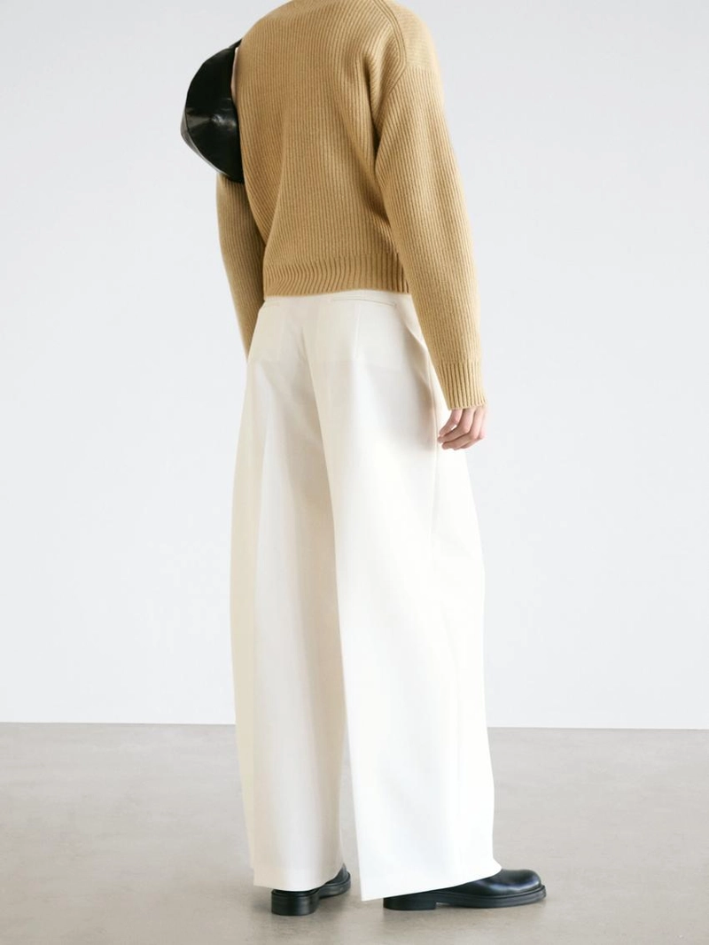 Широкие объемные брюки