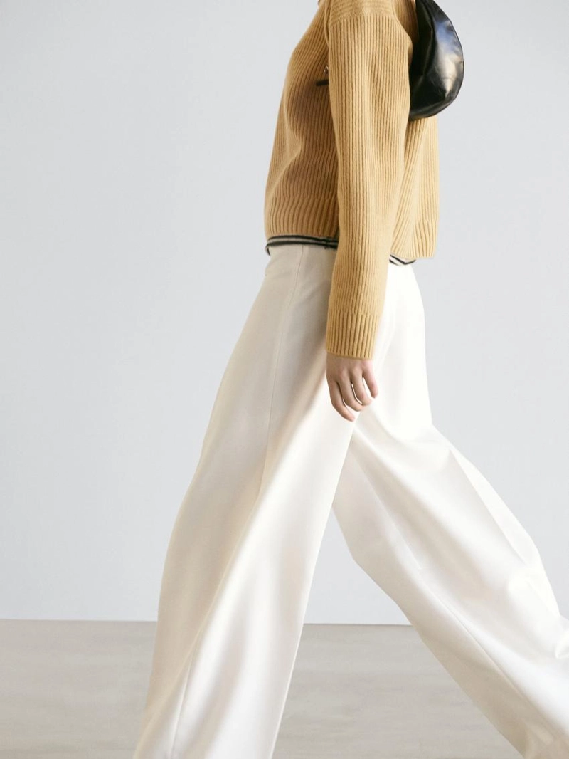 Широкие объемные брюки