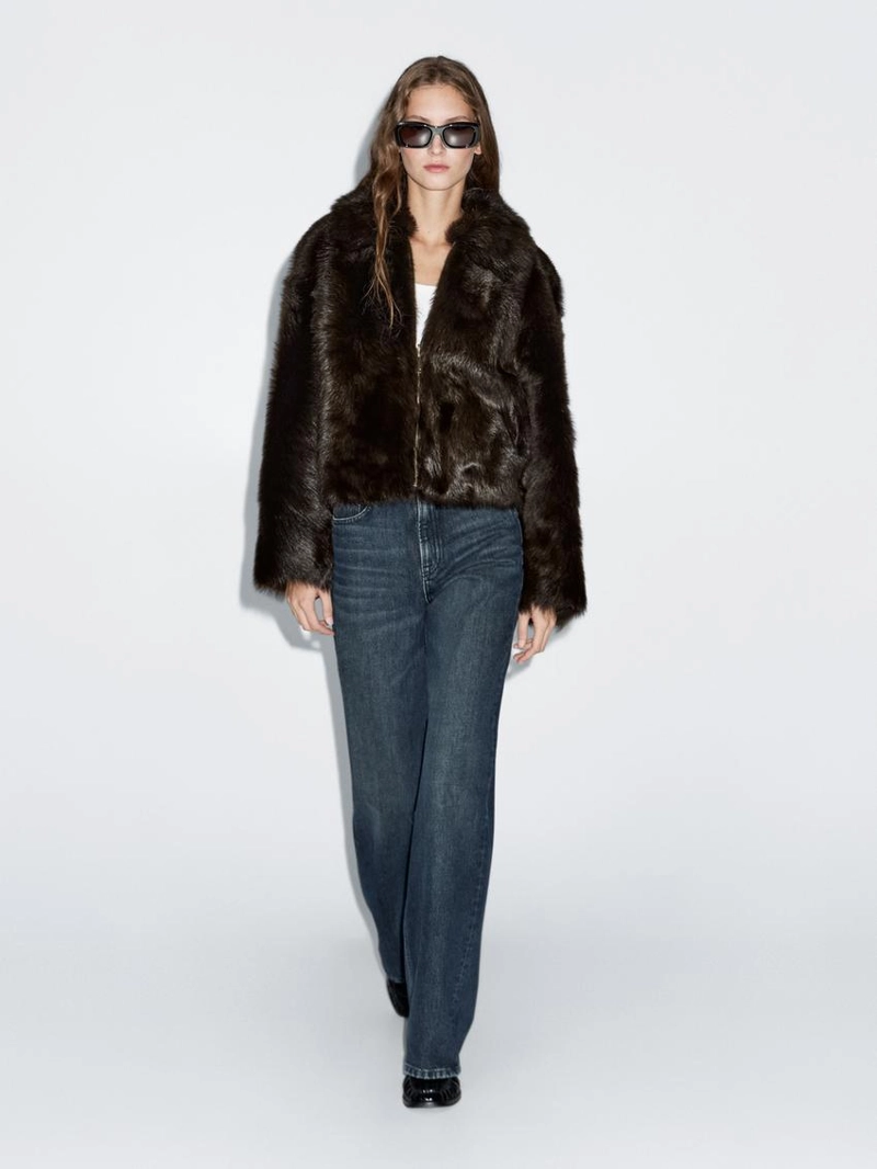 Короткая кожаная куртка с мехом