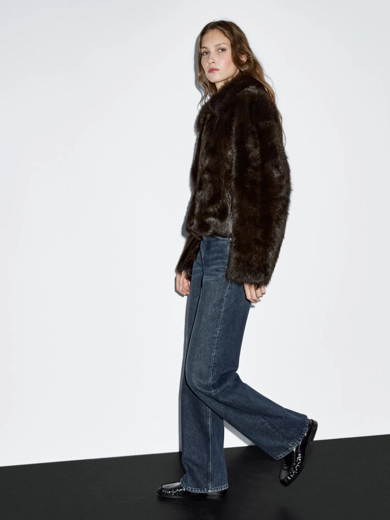 Короткая кожаная куртка с мехом