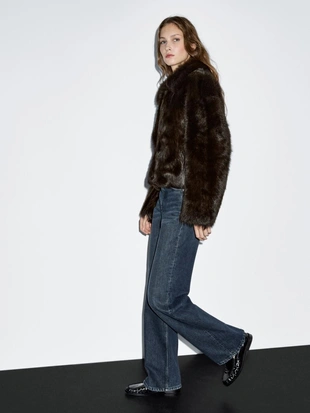 Короткая кожаная куртка с мехом- Заказать в России